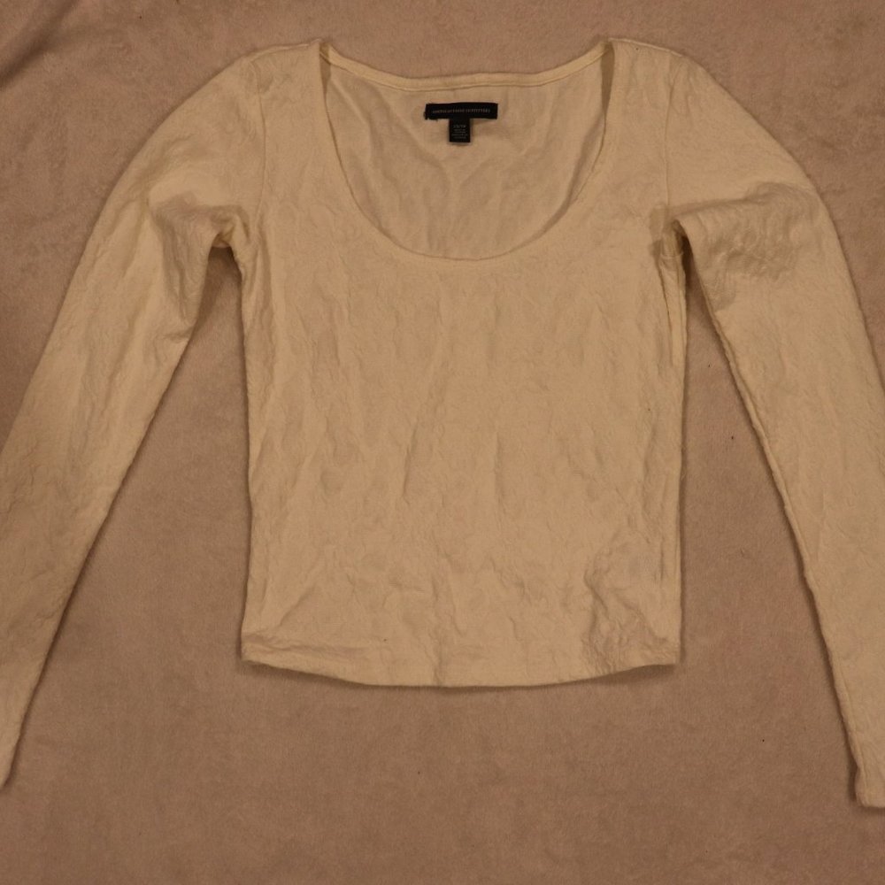 Textured Long Sleeve White Crop Top